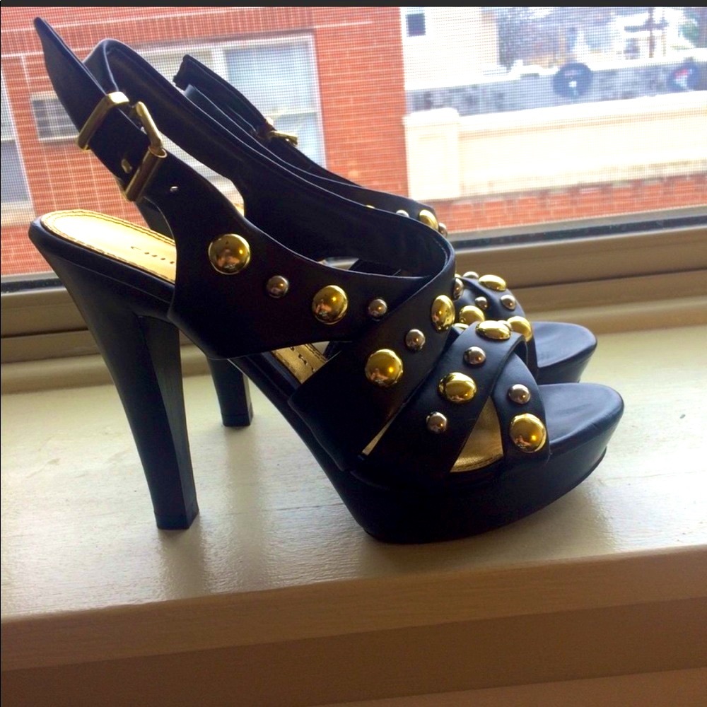 Chinese Laundry ♥️ Studded Pump Sandals